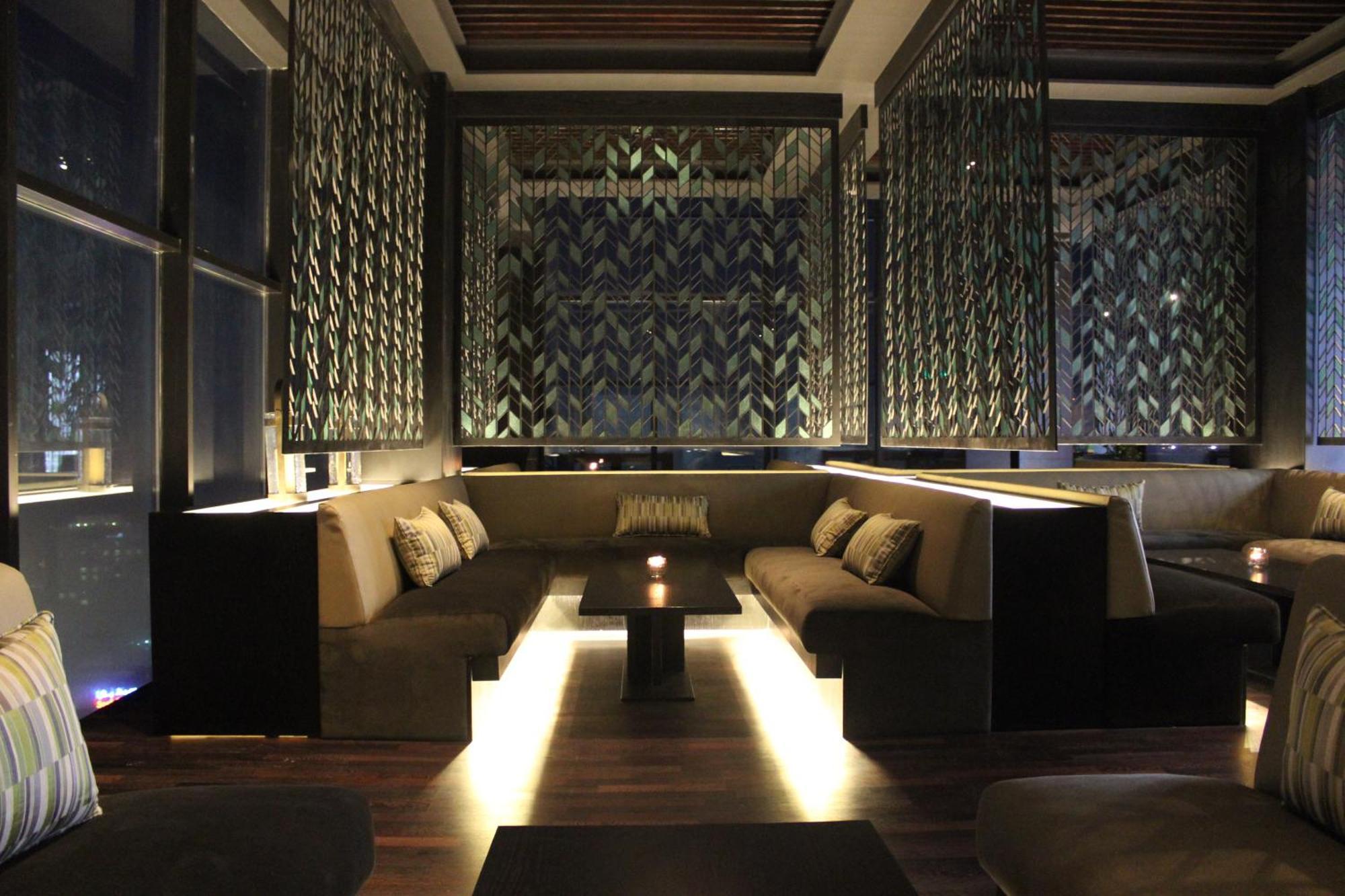Ramee Grand Hotel And Spa Манама Экстерьер фото The interior of the bar